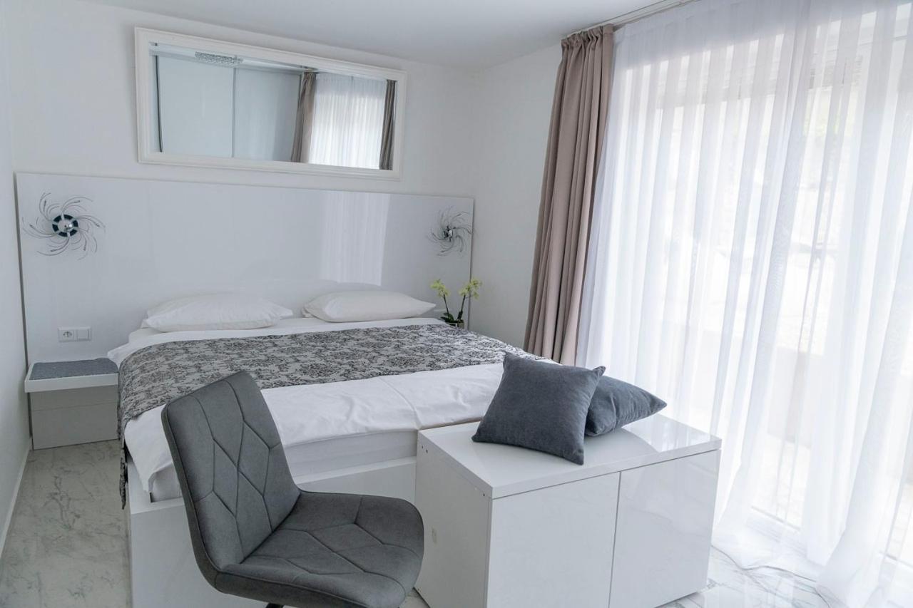 Apartments&Rooms Dario Krk Krk Town Exterior foto