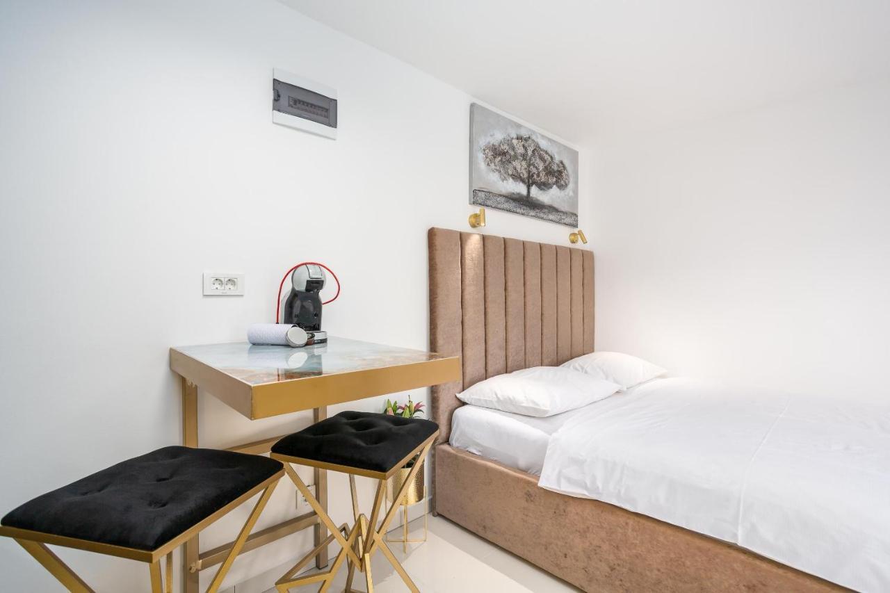 Apartments&Rooms Dario Krk Krk Town Exterior foto