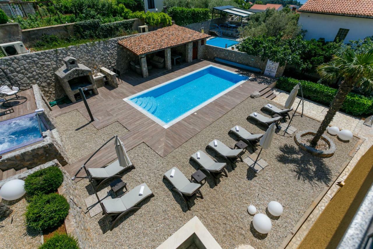 Apartments&Rooms Dario Krk Krk Town Exterior foto